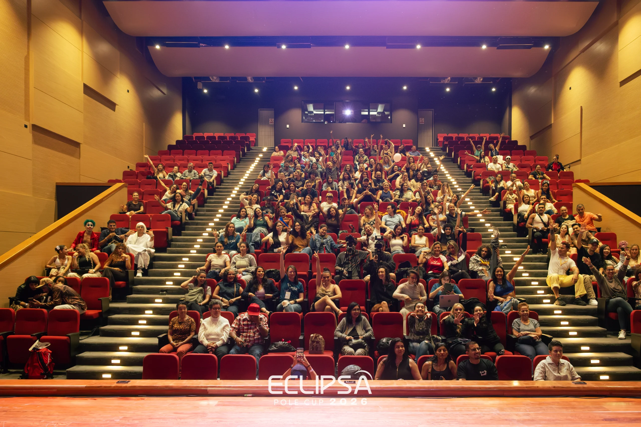 Público acompañando Eclipsa Pole Cup 2026